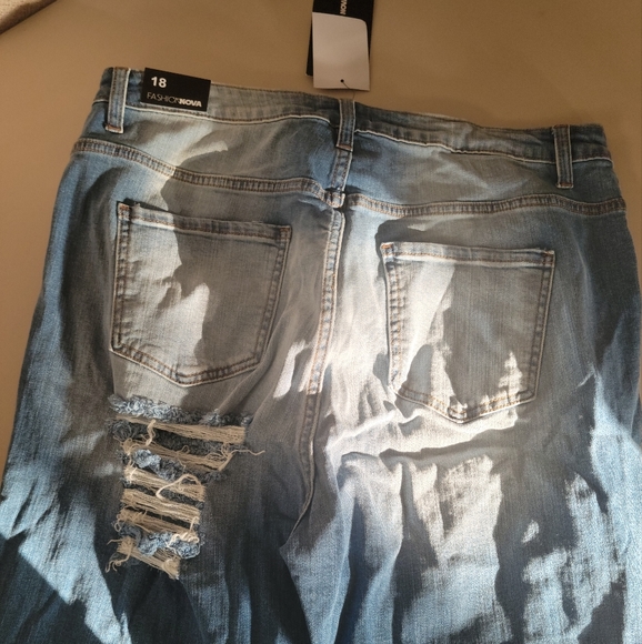 Jeans - Picture 3 of 4